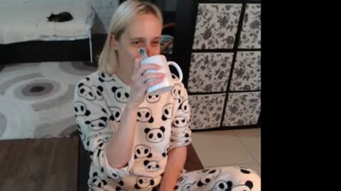 Snapshot of mrsluck chatting on June 20, 2026, 11:24 am Sasha online show from June 20, 2026, 11:24 am