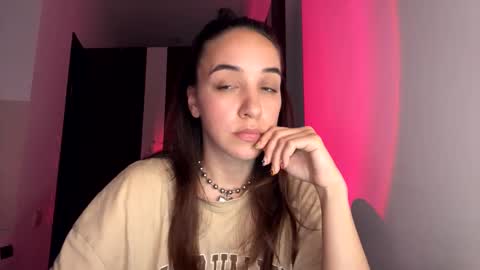 ms_sophiee online show from April 26, 2026, 6:27 pm