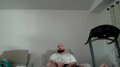 Snapshot of munchies420 chatting on July 8, 2026, 1:15 pm Bearded online show from July 8, 2026, 1:15 pm