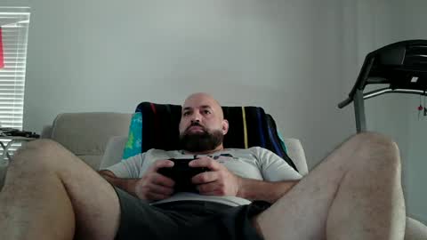Snapshot of munchies420 chatting on July 14, 2026, 6:24 pm Bearded online show from July 14, 2026, 6:24 pm