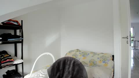 LOVELY JULIA  Peter DAY online show from May 31, 2026, 6:31 am