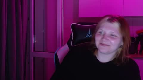 Snapshot of mura_muur chatting on June 3, 2026, 5:18 pm Milana online show from June 3, 2026, 5:18 pm