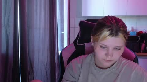 Snapshot of mura_muur chatting on June 5, 2026, 1:17 pm Milana online show from June 5, 2026, 1:17 pm