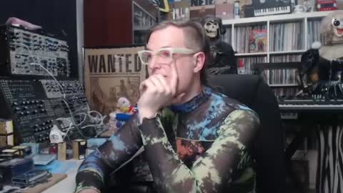Muziknerd online show from June 21, 2026, 7:55 am