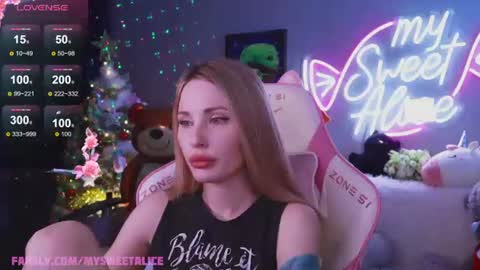Snapshot of my__sweet__alice chatting on July 19, 2026, 11:08 pm mysweetalice online show from July 19, 2026, 11:08 pm