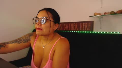 Snapshot of myrandafliiers chatting on August 3, 2026, 6:00 pm myranda online show from August 3, 2026, 6:00 pm