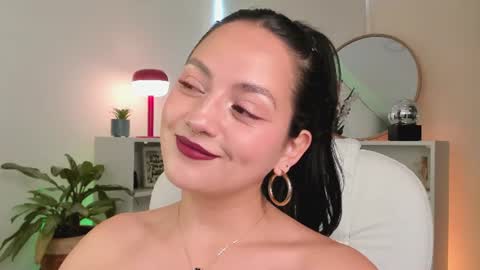 Nahia INDEPENDENT MODEL P online show from July 25, 2026, 9:23 pm