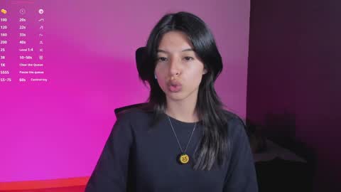 Nana  Natalia online show from May 9, 2026, 2:17 am
