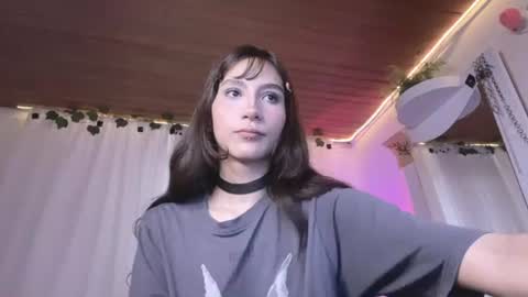 Snapshot of naomi_gyal chatting on July 18, 2026, 12:20 pm Naomi online show from July 18, 2026, 12:20 pm