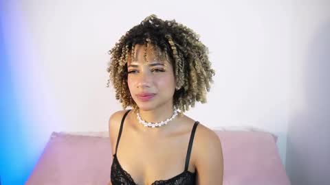 Snapshot of naomidawsonn chatting on June 2, 2026, 12:01 am naomidawson online show from June 2, 2026, 12:01 am