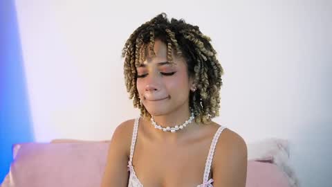Snapshot of naomidawsonn chatting on June 3, 2026, 10:37 pm naomidawson online show from June 3, 2026, 10:37 pm