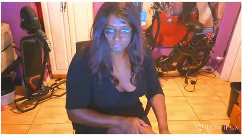 Naomi online show from June 18, 2026, 10:47 pm