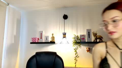 Snapshot of naomy_stanley_ chatting on July 24, 2026, 8:29 pm naomy_stanley_ online show from July 24, 2026, 8:29 pm