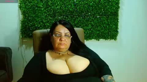 Snapshot of nastymilf34 chatting on July 16, 2026, 8:59 pm Miss Pam online show from July 16, 2026, 8:59 pm
