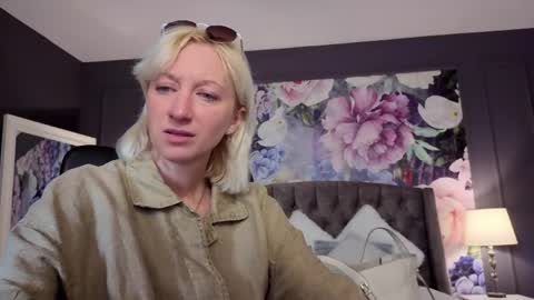 Natalie online show from May 24, 2026, 4:39 am
