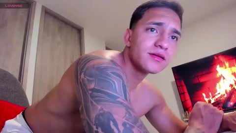 nathan_gross online show from May 14, 2026, 1:45 am
