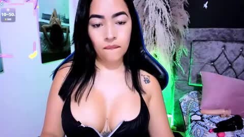 Snapshot of naty_07 chatting on November 11, 2025, 9:37 pm Natalia online show from November 11, 2025, 9:37 pm
