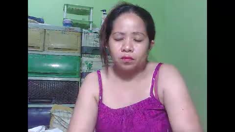 Snapshot of naughtymom26 chatting on April 24, 2026, 10:12 pm naughtymom26 online show from April 24, 2026, 10:12 pm