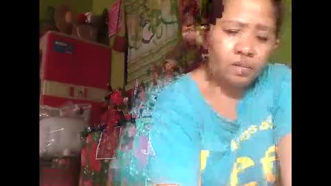 Snapshot of naughtymom26 chatting on May 5, 2026, 6:43 am naughtymom26 online show from May 5, 2026, 6:43 am