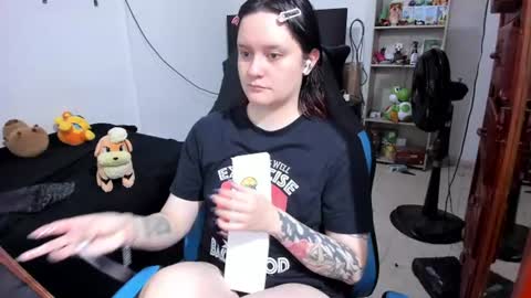 Snapshot of neeko_lol_ chatting on June 25, 2026, 11:59 am Geek Nicole im Neeko UwU online show from June 25, 2026, 11:59 am