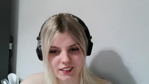 never_enoughh online show from June 25, 2026, 5:17 pm