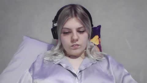 never_enoughh online show from July 14, 2026, 6:57 pm