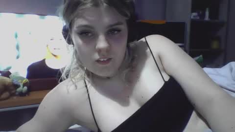 never_enoughh online show from July 27, 2026, 8:38 pm