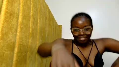 Neyla online show from August 5, 2026, 10:33 pm