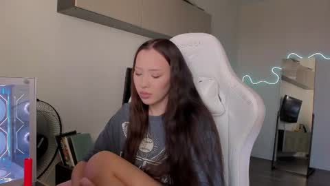 Mina online show from August 4, 2026, 6:16 am