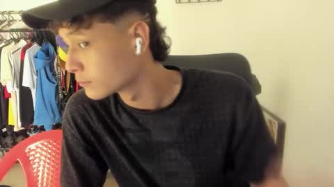 nick_master2 online show from May 7, 2026, 5:35 am