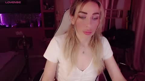 Nicole online show from June 10, 2026, 8:41 pm