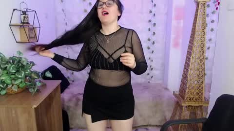 Nicolle  online show from May 8, 2026, 2:17 am