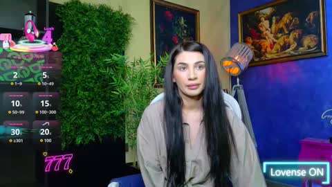 Nicolle online show from March 12, 2026, 1:17 pm