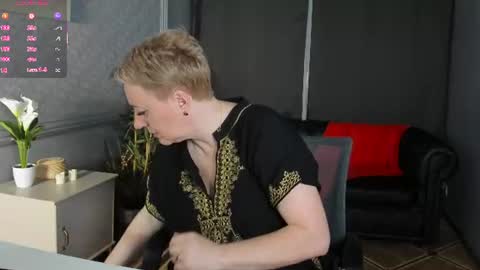 Snapshot of nika_smit chatting on June 21, 2026, 5:10 am Nika online show from June 21, 2026, 5:10 am