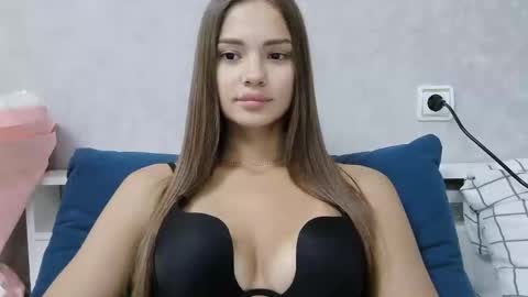 Nika online show from June 1, 2026, 5:25 pm