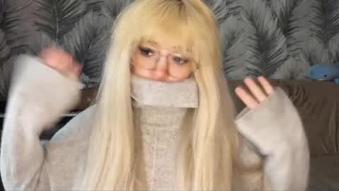 nikoli_naw online show from May 19, 2026, 11:11 pm