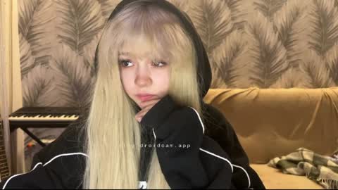 nikoli_naw online show from June 1, 2026, 7:48 pm