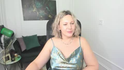 ninastarle online show from March 17, 2026, 10:40 am