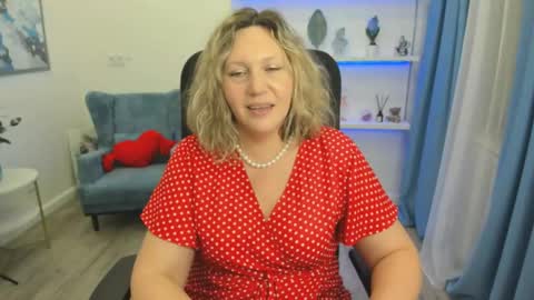 ninastarle online show from April 30, 2026, 11:38 am