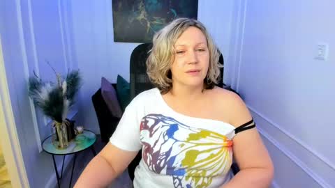 ninastarle online show from May 20, 2026, 4:51 am