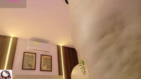 Snapshot of ninna_sweet_ chatting on June 27, 2026, 12:22 pm Nina online show from June 27, 2026, 12:22 pm