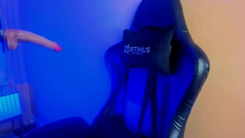 Snapshot of noa_moon chatting on June 25, 2026, 5:12 am Noa online show from June 25, 2026, 5:12 am