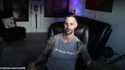 Snapshot of noahfitt chatting on June 23, 2026, 3:04 am Noah Fitt online show from June 23, 2026, 3:04 am