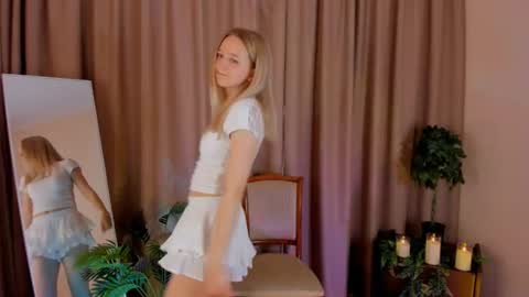 Snapshot of noctisveil chatting on July 20, 2026, 10:39 am Aurora online show from July 20, 2026, 10:39 am
