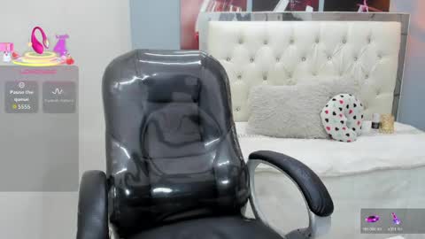 Snapshot of noha_scott chatting on May 9, 2026, 10:37 pm Noha Scott online show from May 9, 2026, 10:37 pm