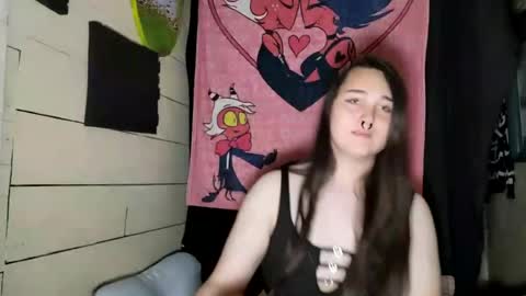 nonbinarybeauty20 online show from June 17, 2026, 4:37 am