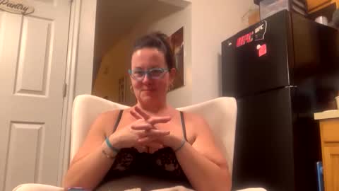 Snapshot of nonipsalldrip chatting on May 29, 2026, 4:43 am NoNipsAllDrip online show from May 29, 2026, 4:43 am