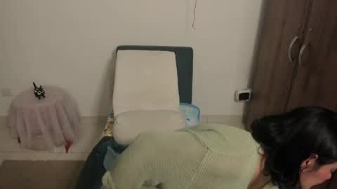 nuit_rose online show from May 20, 2026, 2:07 am