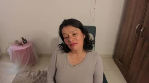 nuit_rose online show from July 15, 2026, 11:48 am