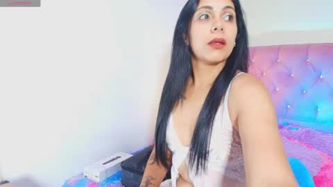 Snapshot of nyra_queen chatting on May 9, 2026, 11:04 am Nyra online show from May 9, 2026, 11:04 am